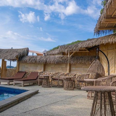 Elang Hillside Bamboo Villas 纳闽巴霍 外观 照片