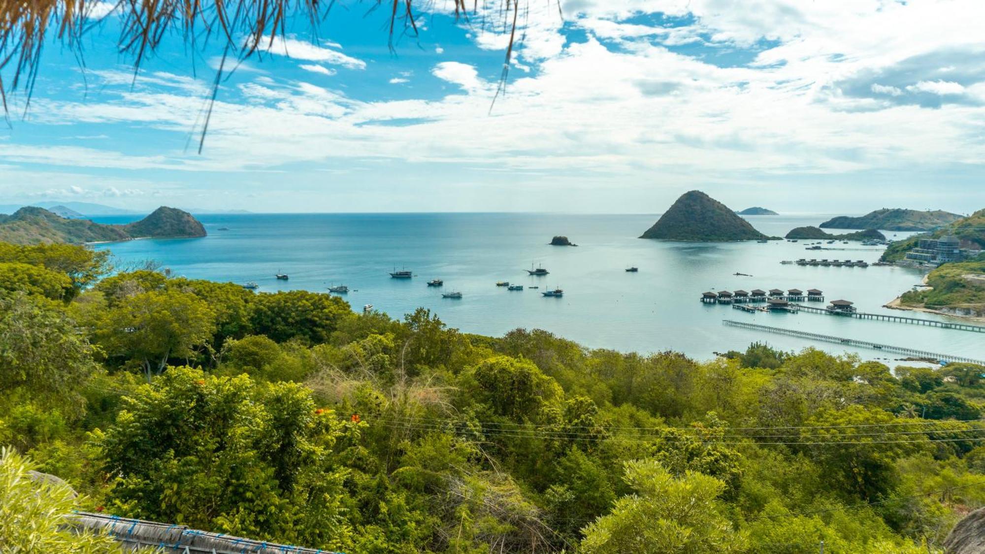Elang Hillside Bamboo Villas 纳闽巴霍 外观 照片