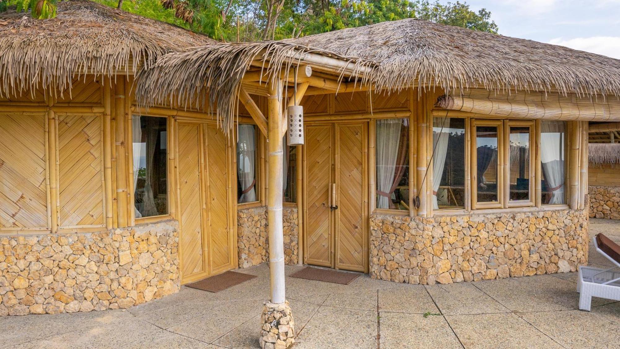 Elang Hillside Bamboo Villas 纳闽巴霍 外观 照片