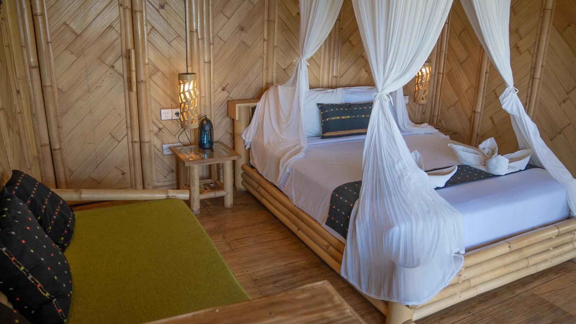 Elang Hillside Bamboo Villas 纳闽巴霍 外观 照片
