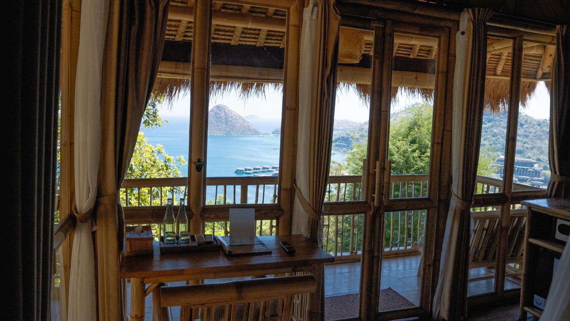 Elang Hillside Bamboo Villas 纳闽巴霍 外观 照片