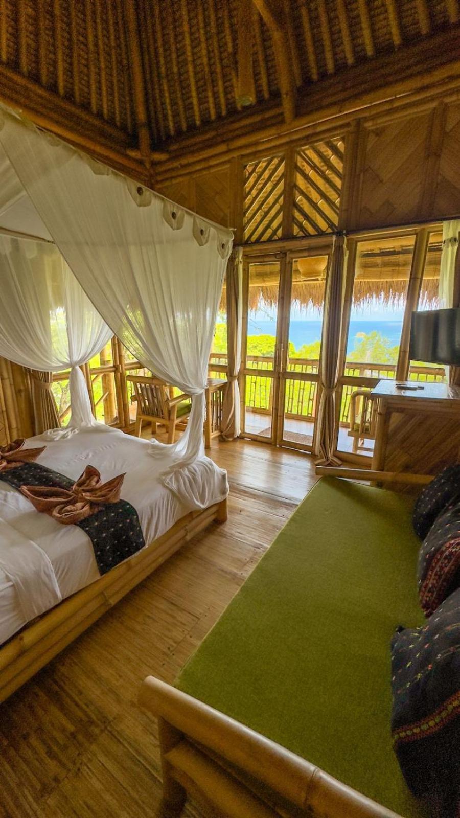 Elang Hillside Bamboo Villas 纳闽巴霍 外观 照片