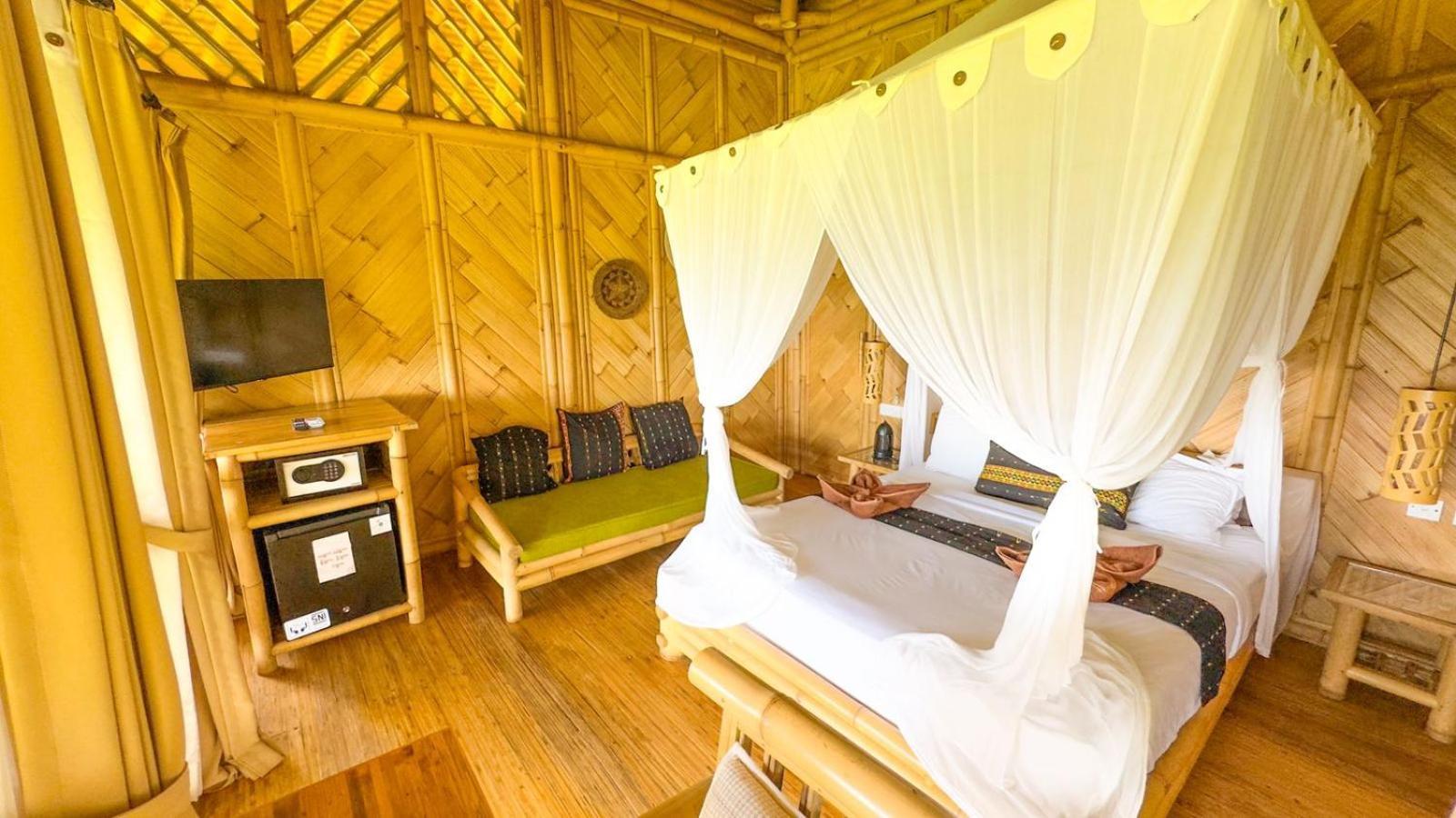 Elang Hillside Bamboo Villas 纳闽巴霍 外观 照片