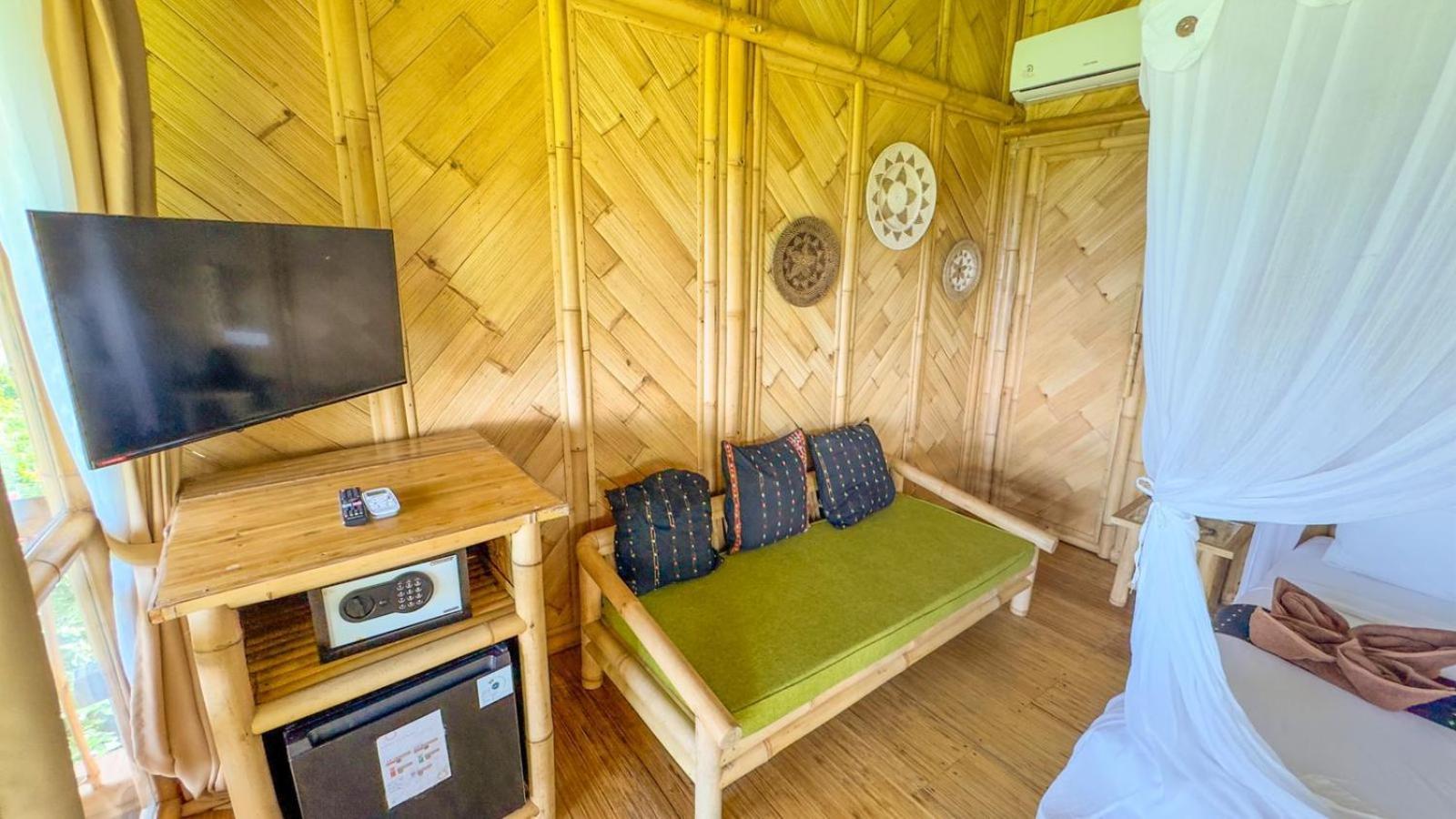 Elang Hillside Bamboo Villas 纳闽巴霍 外观 照片