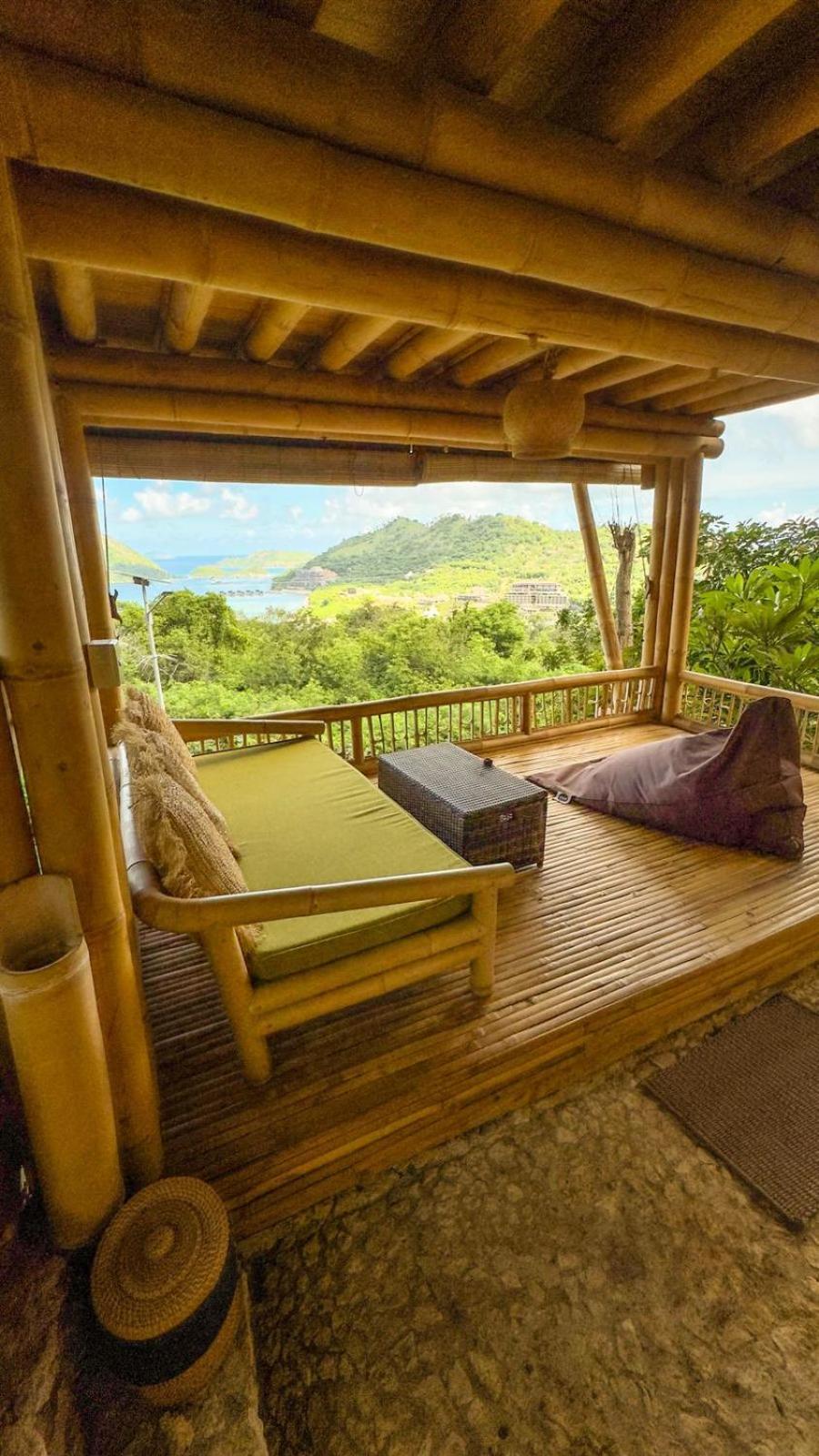 Elang Hillside Bamboo Villas 纳闽巴霍 外观 照片