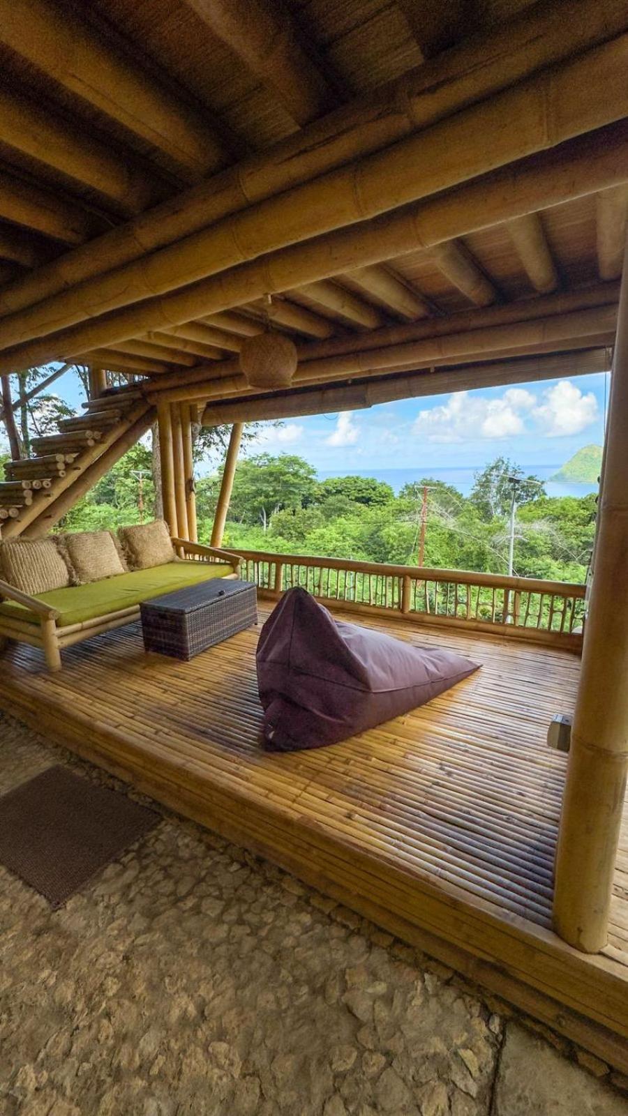 Elang Hillside Bamboo Villas 纳闽巴霍 外观 照片